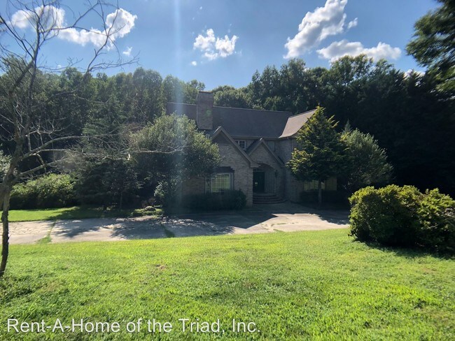 Building Photo - 5403 Century Oaks Dr