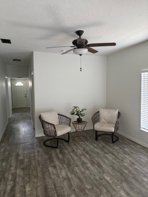 Building Photo - Modern Comfort Meets Classic Charm – 2/2 H...