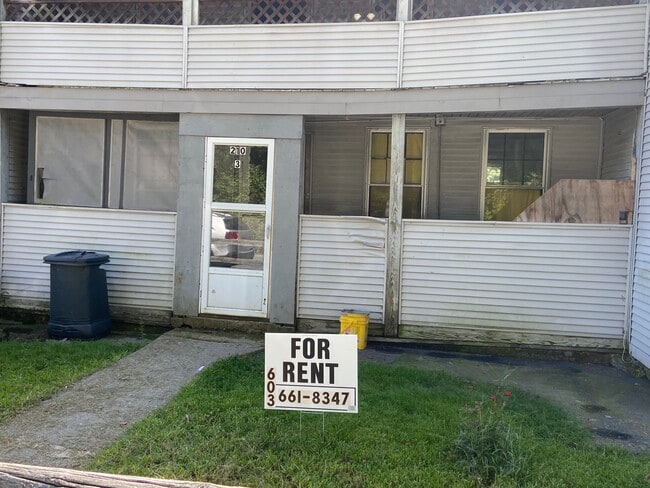 Building Photo - 210 Elliot St