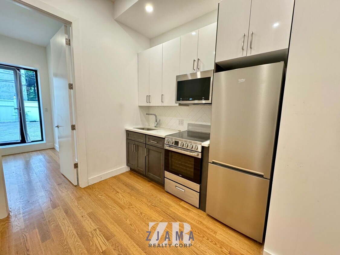 Foto principal - 435 DeKalb Ave