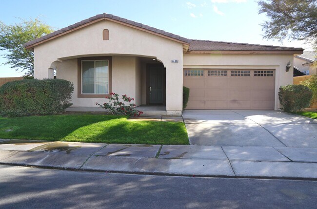 Building Photo - 44336 Avenida Suarez