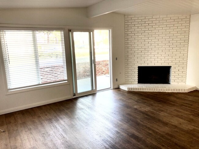 Foto del edificio - 3605 W Balboa Blvd