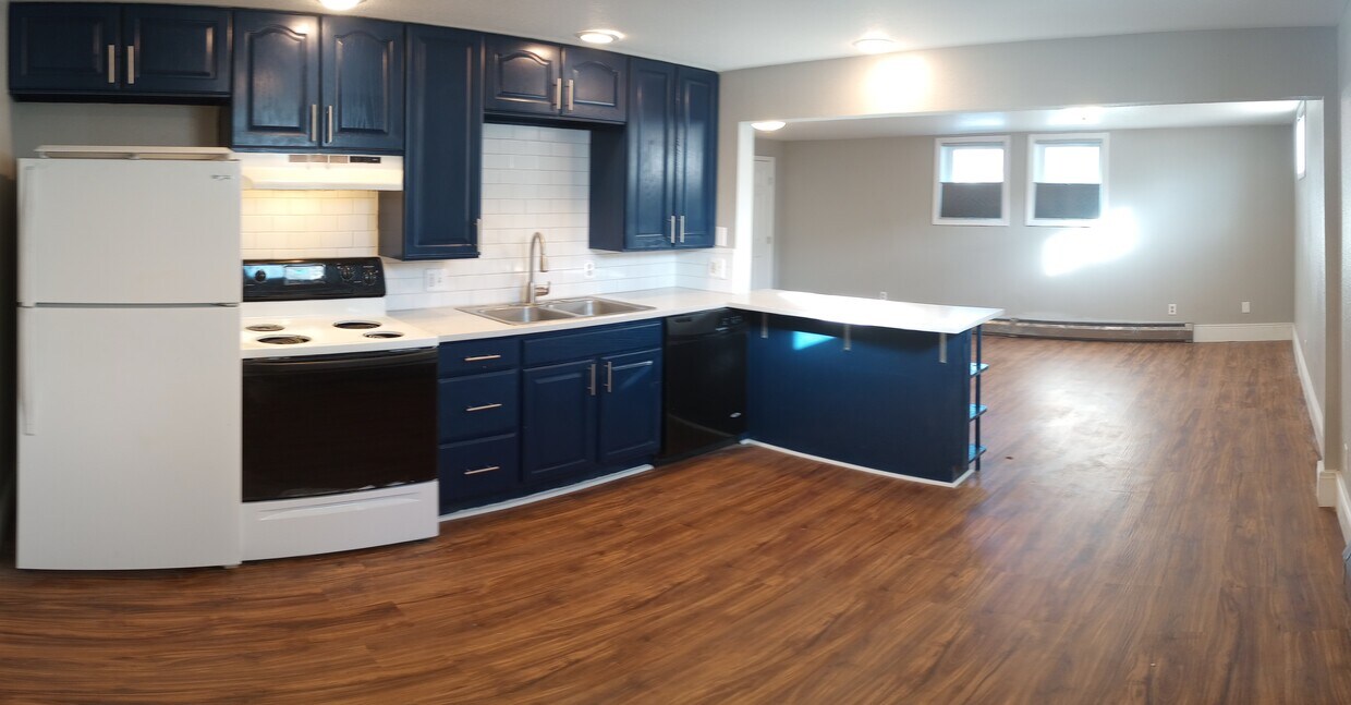 Kitchen into living room - 1405 Kay St
