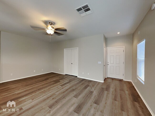 Foto del edificio - 15219 W Shaw Butte Dr