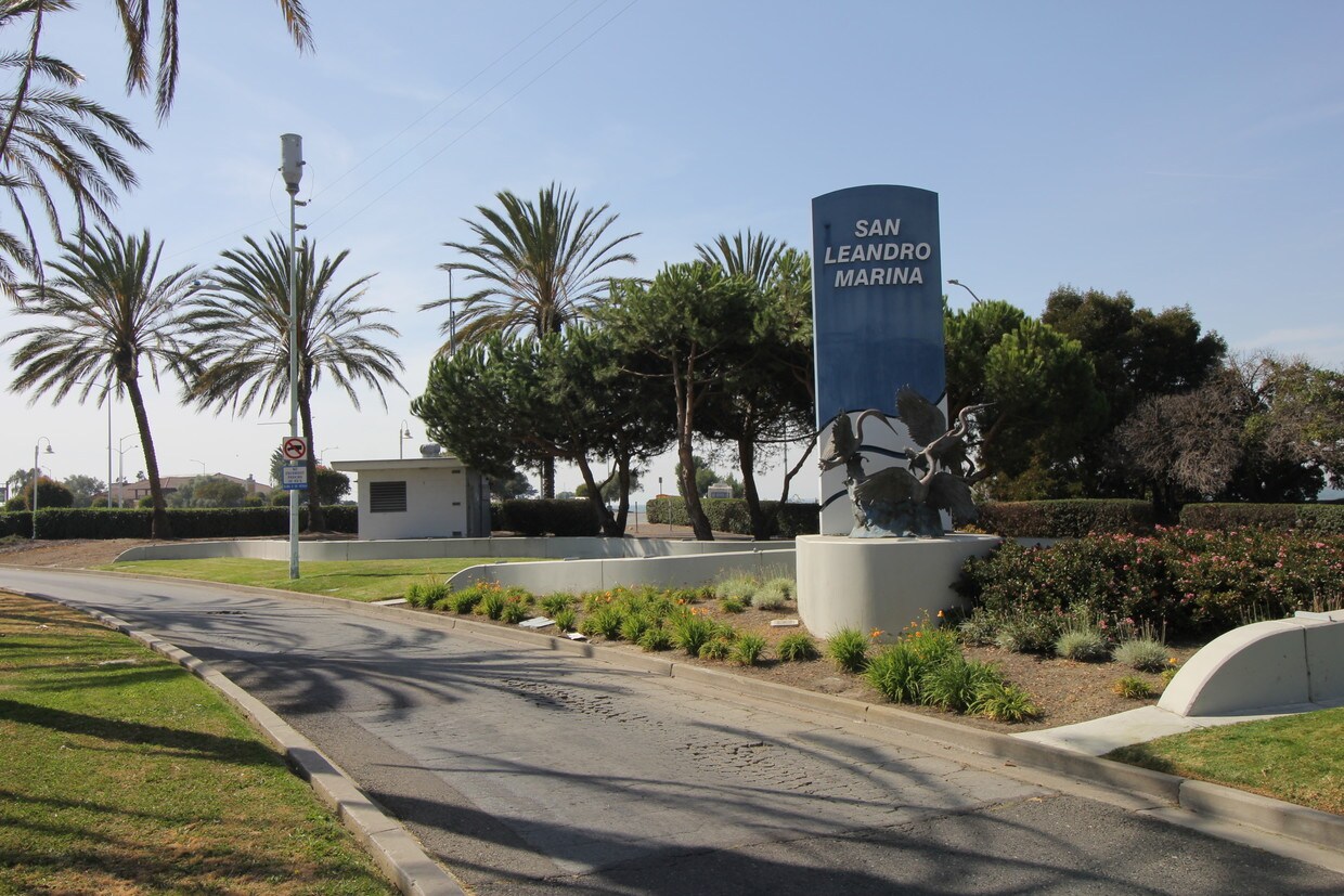 Foto principal - 2801 Marina Blvd
