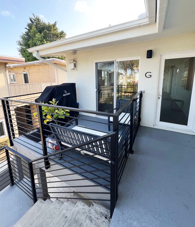 Front door entrance and patio - 7531 Herschel Ave