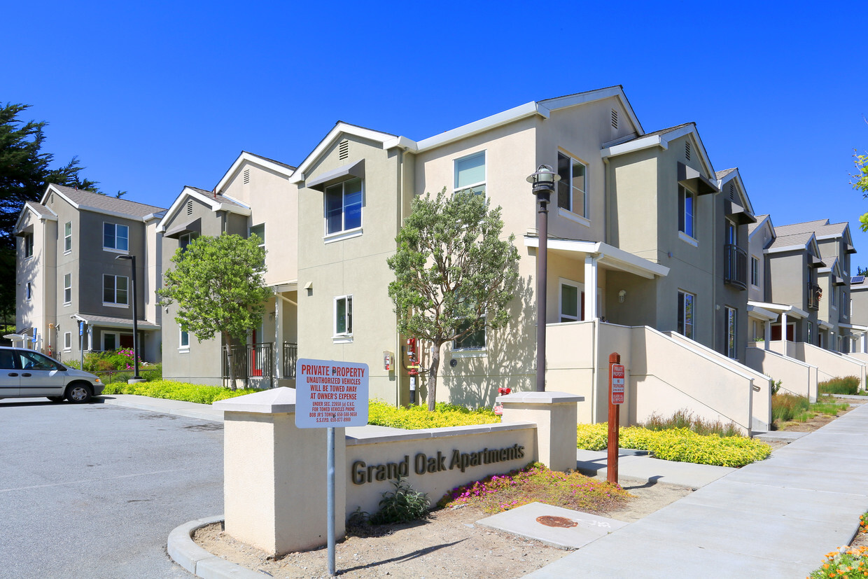 Foto principal - Grand Oak Apartments