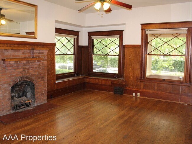Building Photo - 8 br, 3 bath House - 520 W 3rd St