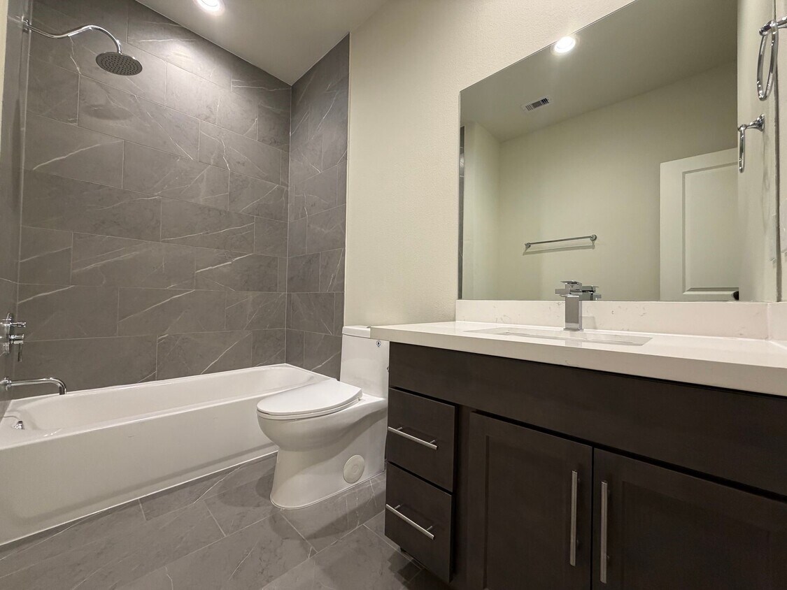 Foto del edificio - 5915 Haring Ln