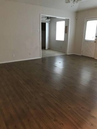Foto del edificio - 3217 Normandy Dr