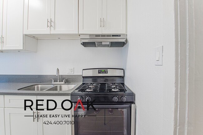 Building Photo - 404 N Coronado St