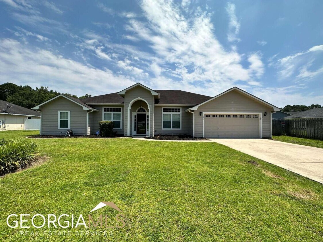 Foto principal - 102 Camellia Ct
