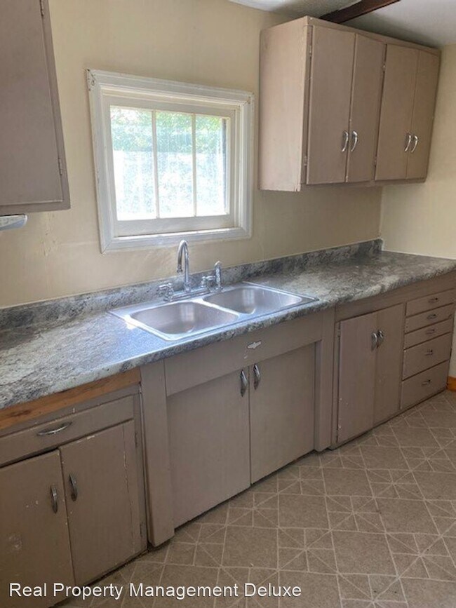 Foto del edificio - 3 br, 1 bath House - 1001 W Laurel St