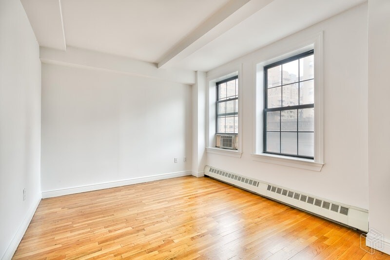 Primary Photo - 17 Park Ave