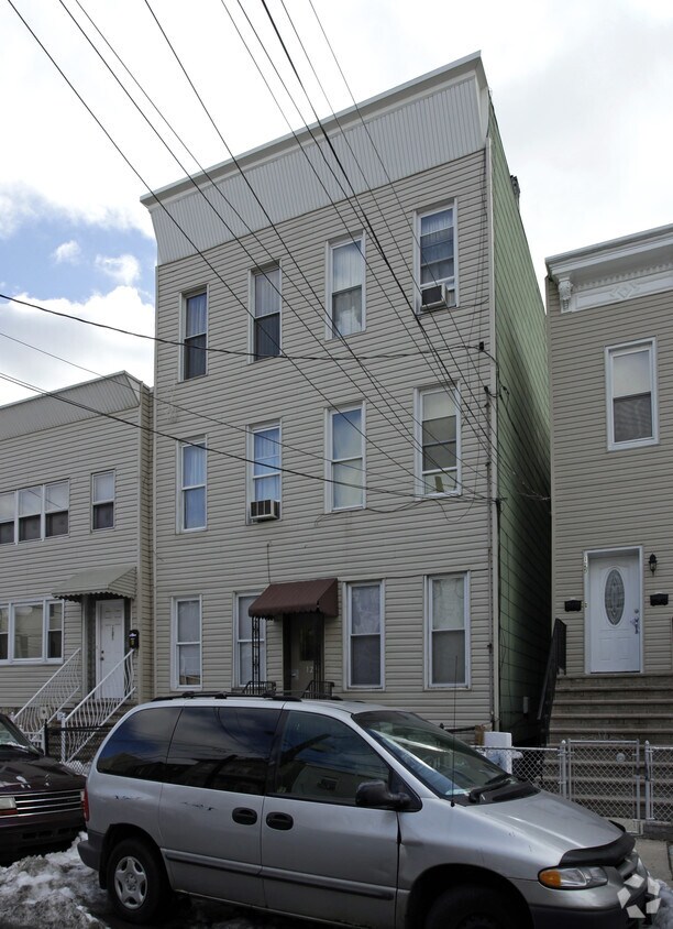 Building Photo - 123 South St