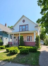 Building Photo - 1090 13th Ave SE