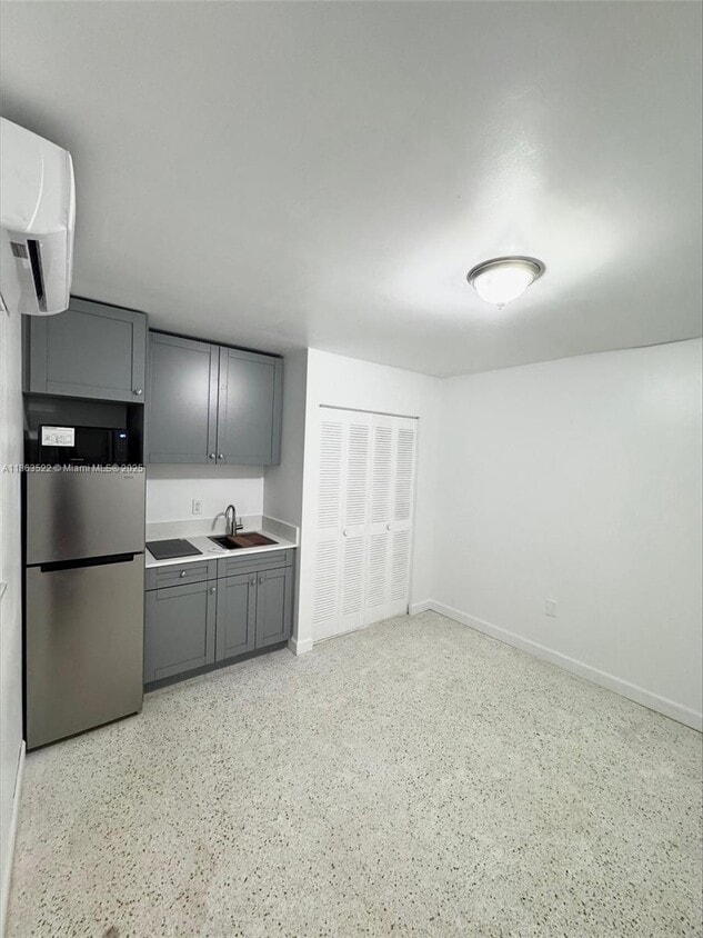 Primary Photo - 626 W 17th St