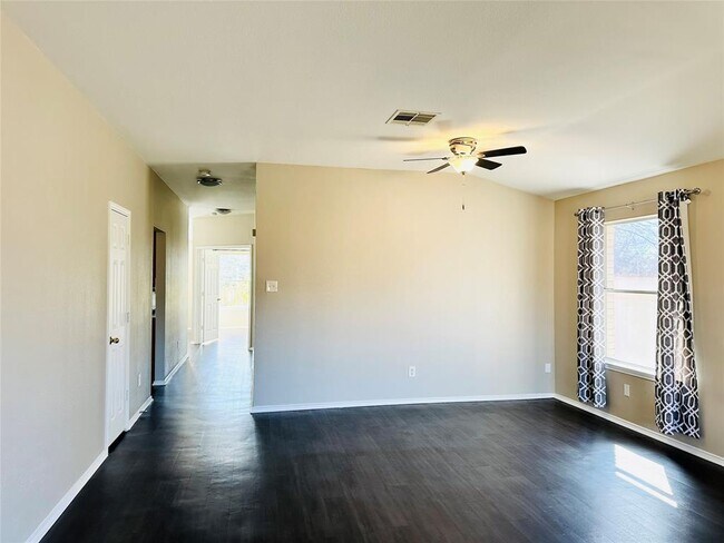 Building Photo - 14815 Snelling Dr
