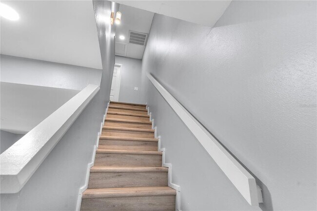 Foto del edificio - 10132 Lake Oak Cir
