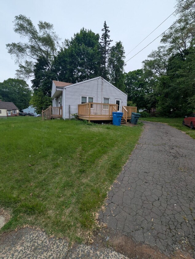Foto principal - 585 Woodin St