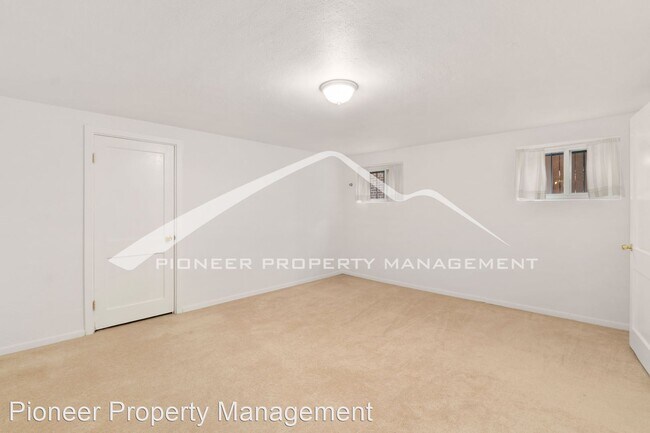 Building Photo - 3 br, 2 bath House - 2021 Perry St