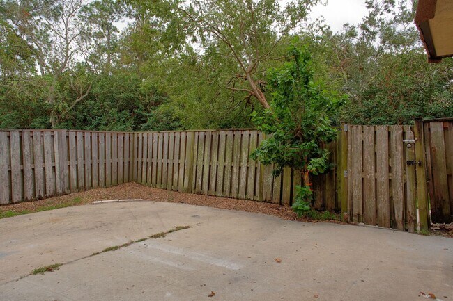 Building Photo - Middlebrook Pines townhome