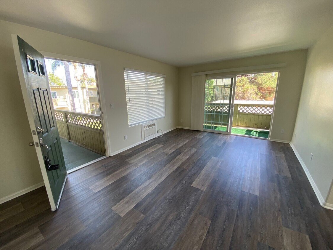 Primary Photo - Clean-Remodeled 2 bed, 1-1/2 bath Gated Co...
