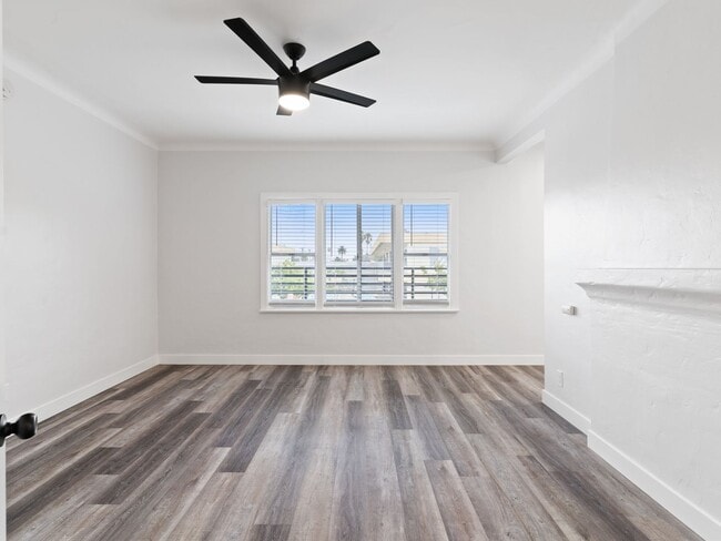 Building Photo - 608 W 6th St