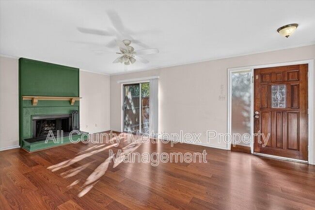 Photo - 2612 Custer Pkwy A House