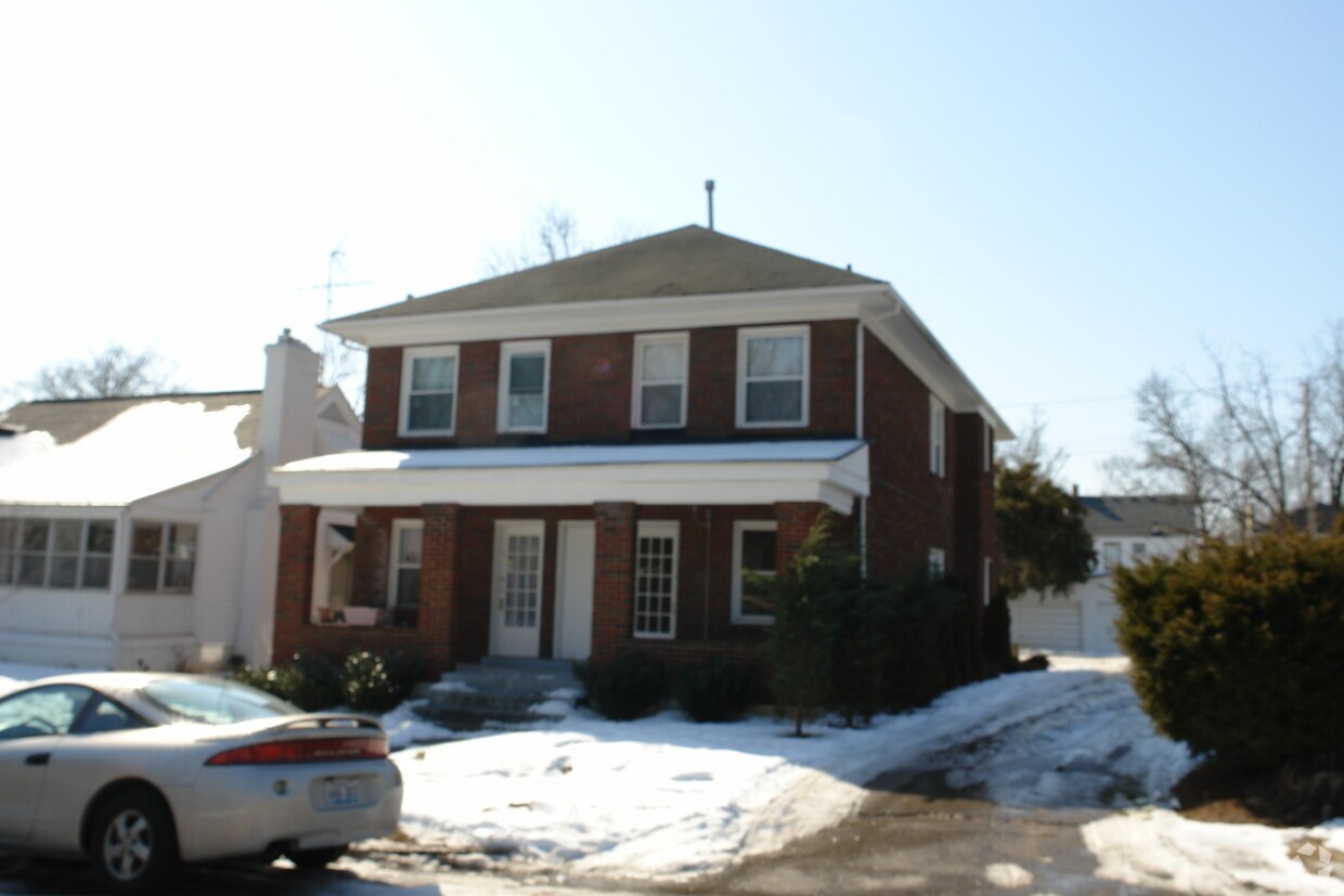 Building Photo - 106 Crestwood Ave
