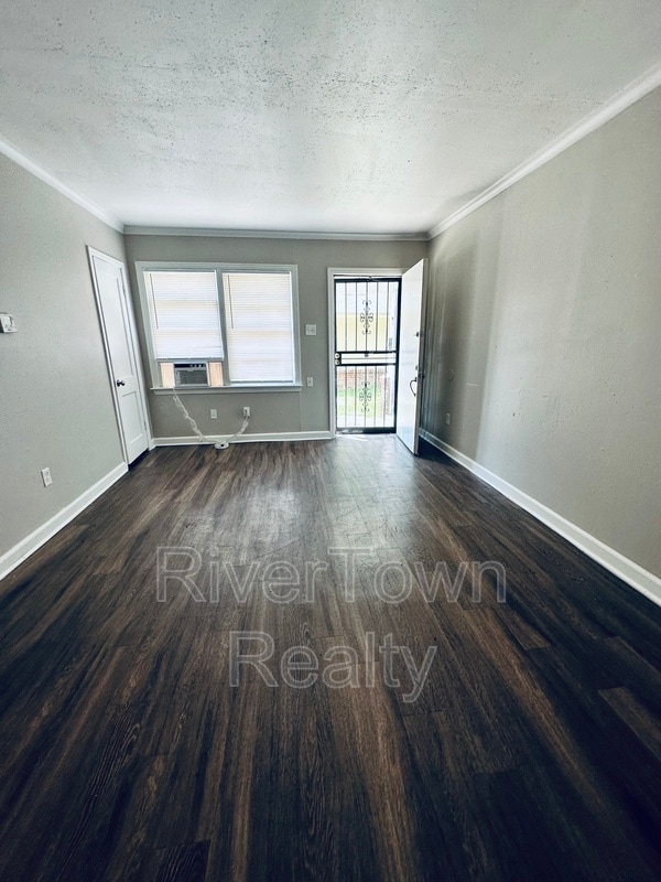 Foto del edificio - 3364 Rosamond Ave