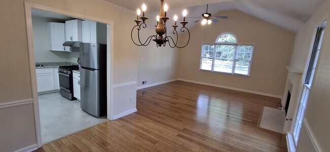 Foto del edificio - 2205 Pair Rd SW