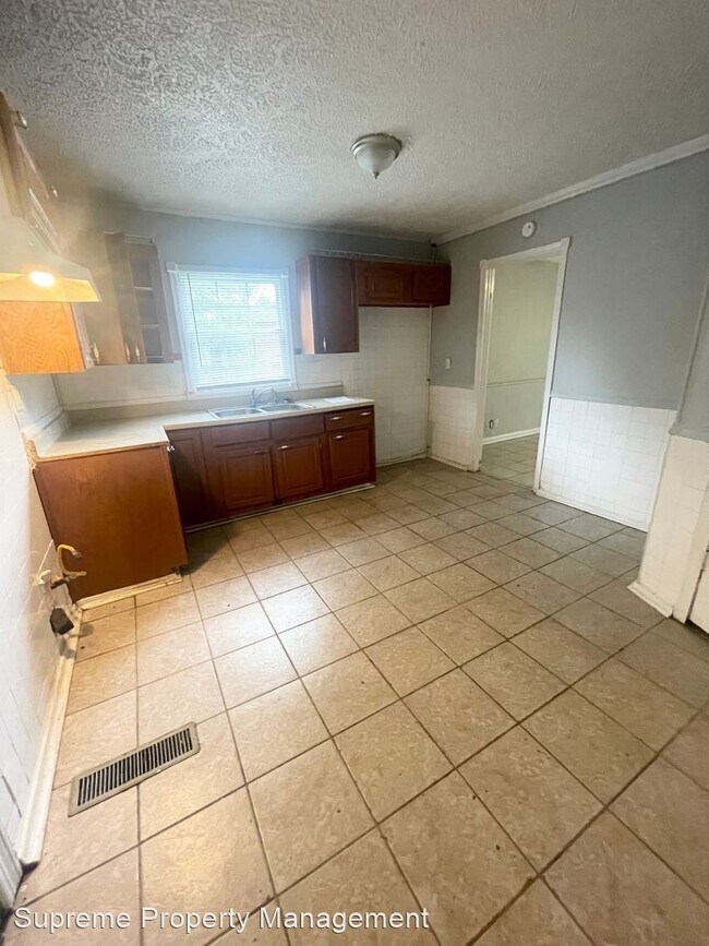 Building Photo - 4 br, 1.5 bath House - 13 Barbara Ct