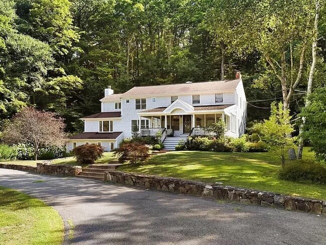 Building Photo - 777 Armonk Rd