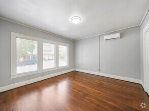 Building Photo - 2411 Dunlavy St