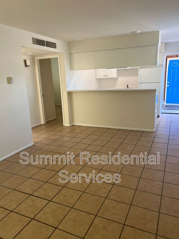 Foto del edificio - 932 N Belvedere Ave