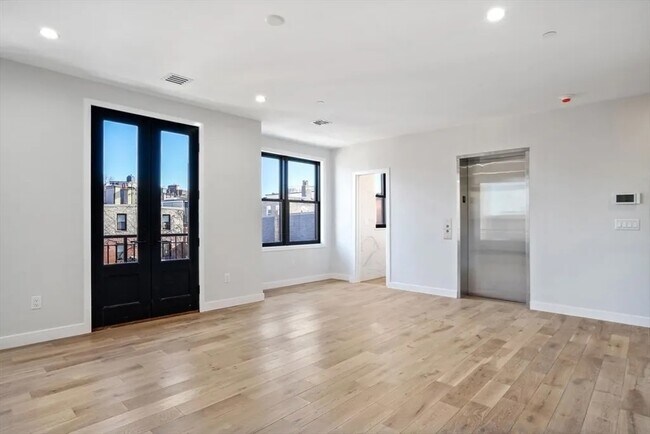 Foto del edificio - 210 Endicott St