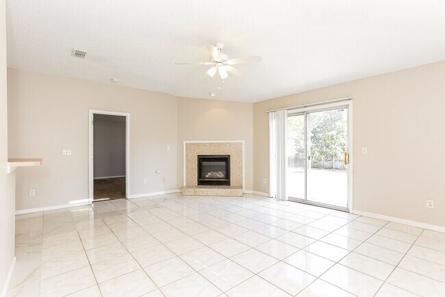 Building Photo - 7510 International Village Dr