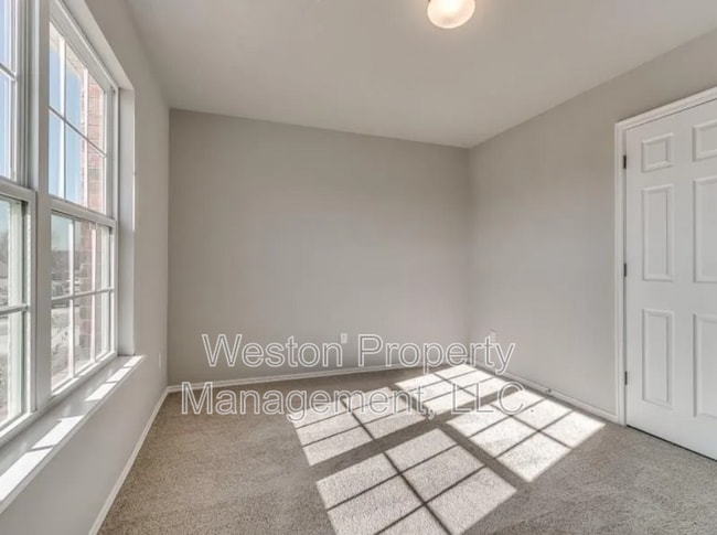 Foto del edificio - 9720 High Noon Rd