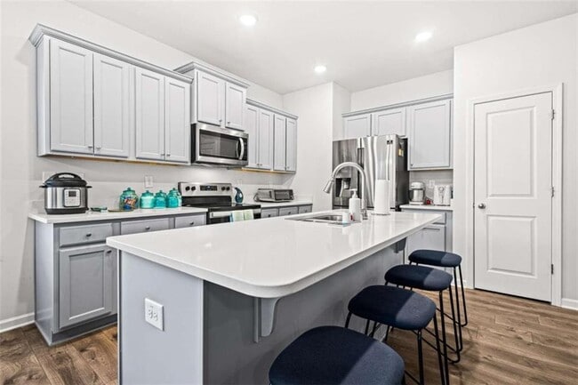 Building Photo - 7281 Rockhouse Rd