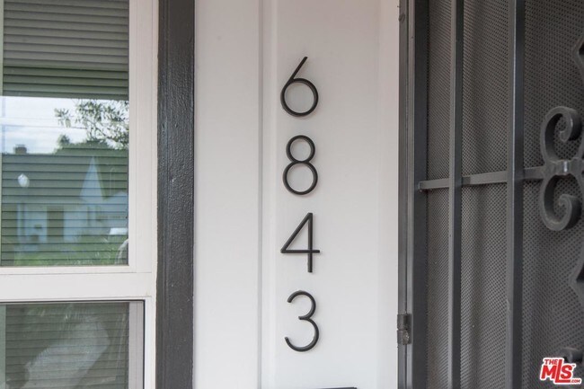 Right side unit. - 6843 W 85th Pl