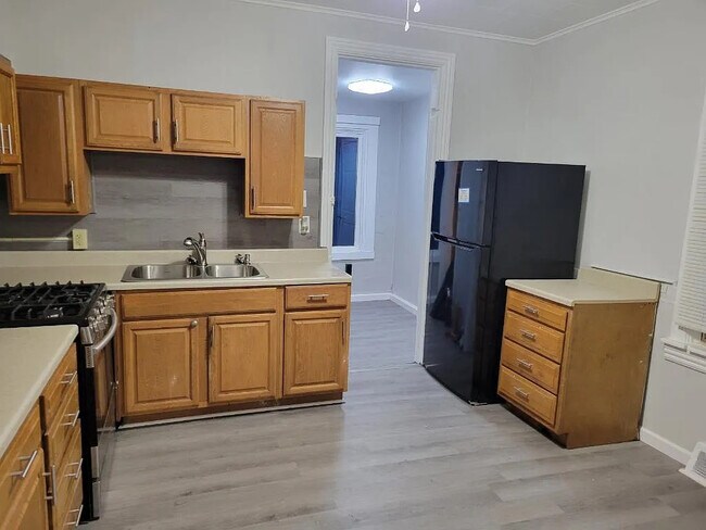 Foto del edificio - 737 Girard St