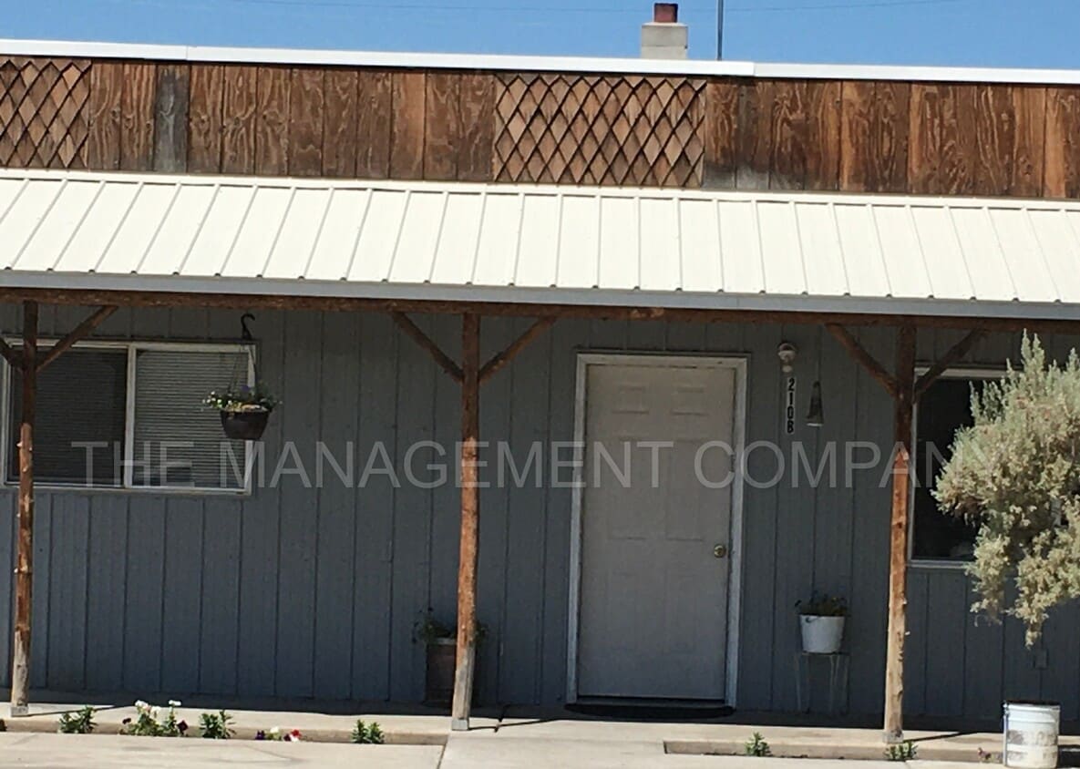 Primary Photo - 210 Monroe St W