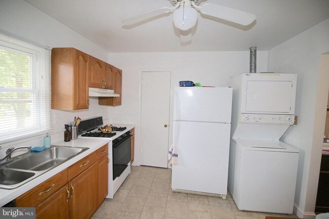 Building Photo - 9113 Taylor St