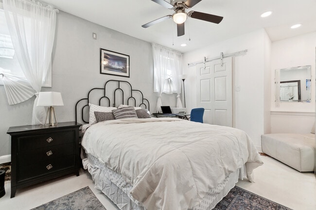 Building Photo - FULLY FURNISHED & UTILITIES INCLUDED!