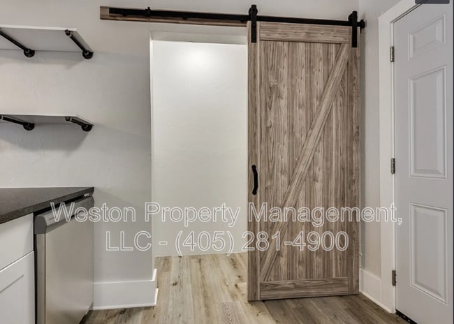 Foto del edificio - 630 E Comanche St
