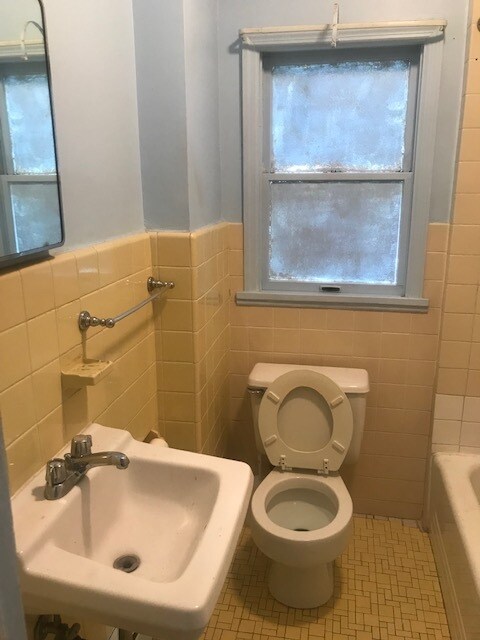 Full bath ~40 sq ft. - 31 Cherry St