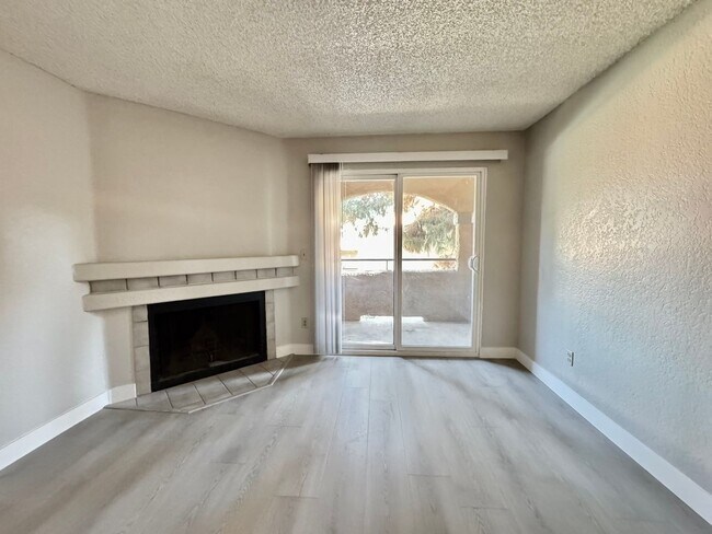 Foto del edificio - 220 Mission Newport Ln