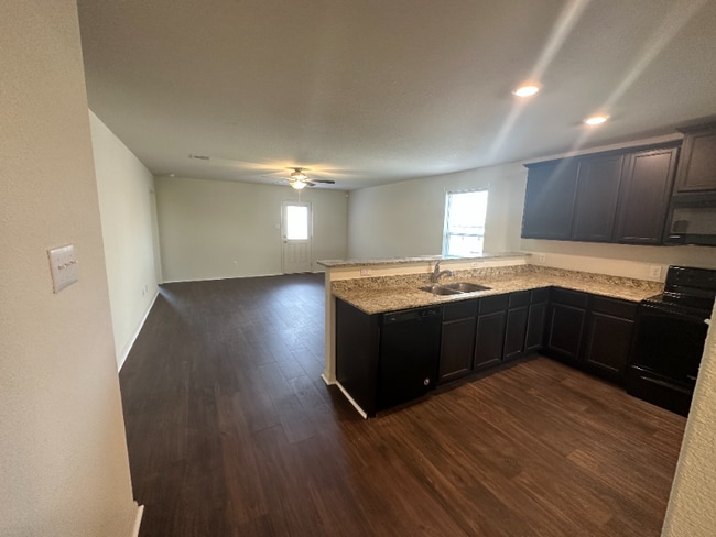 Building Photo - 5052 Cressler Ln