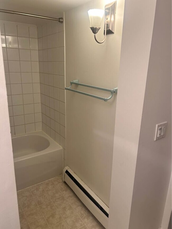 Photo du bâtiment - 2465 W 5th Ave